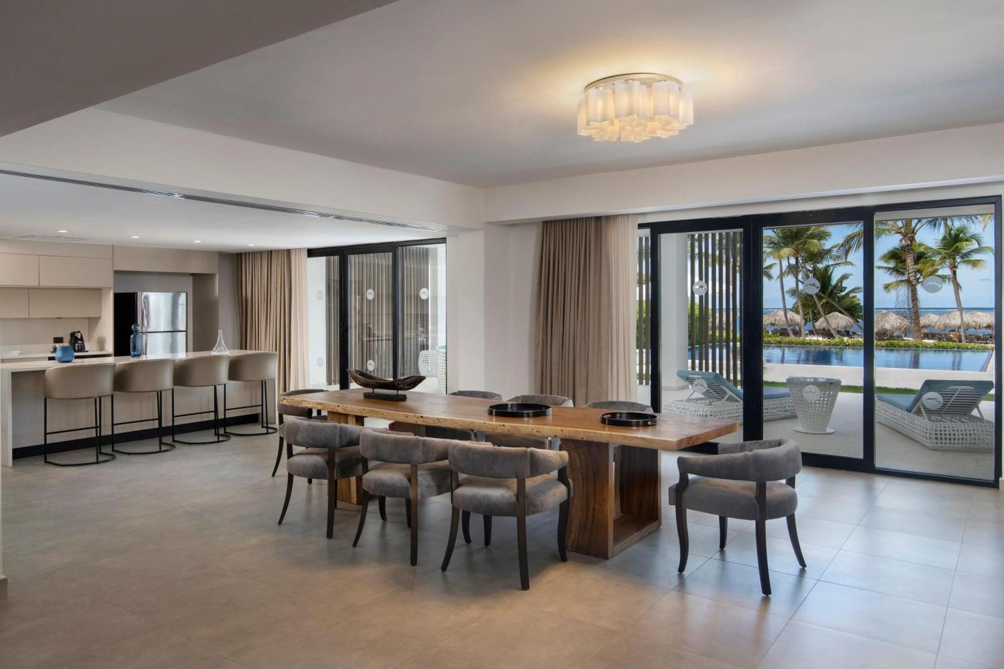 Serenade Punta Cana Beach&Spa Resort Exterior foto The dining room of a private villa at the Ritz-Carlton, Maldives